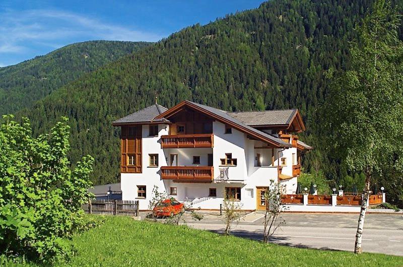 Hotel Seerast Ulten Exterior foto