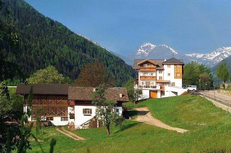Hotel Seerast Ulten Exterior foto